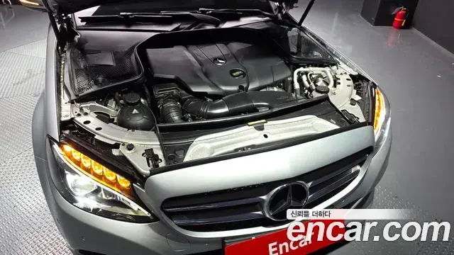Mercedes-Benz C-Class 2018 — Фото 6/20