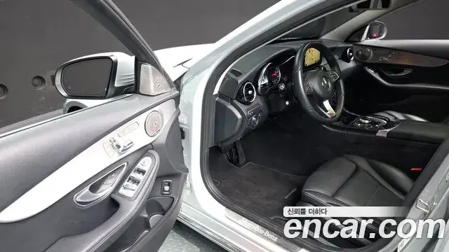 Mercedes-Benz C-Class 2018 — Фото 10/20