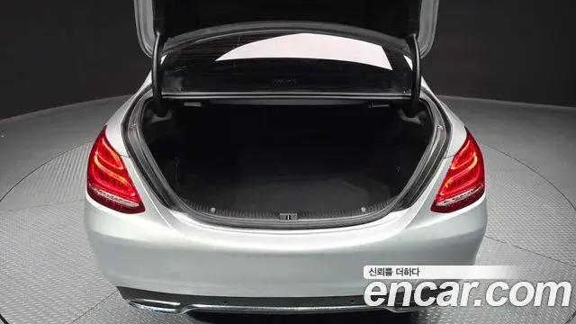 Mercedes-Benz C-Class 2018 — Фото 20/20