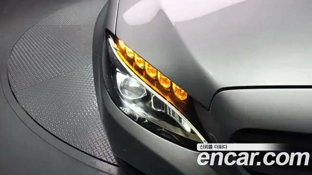 Mercedes-Benz C-Class 2018 — Şəkil 30/30