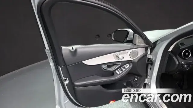Mercedes-Benz C-Class 2018 — Şəkil 6/30