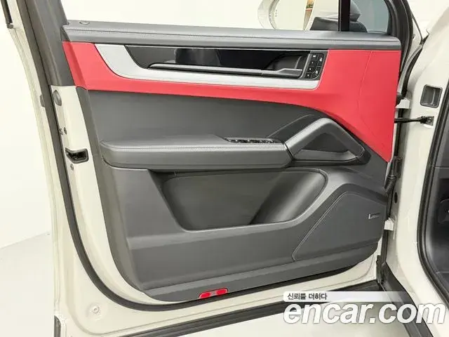 Porsche Cayenne 2024 — Photo 14/20