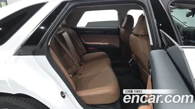 Hyundai Grandeur Hybrid 2024 — ფოტო 13/20