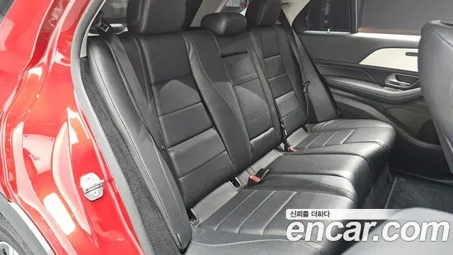 Mercedes-Benz GLE-Class 2019 — Фото 12/20