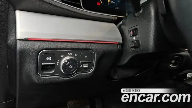 Mercedes-Benz GLE-Class 2019 — Фото 19/20