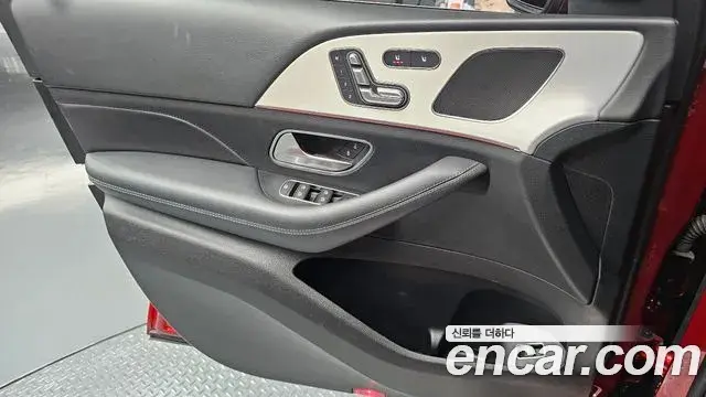 Mercedes-Benz GLE-Class 2019 — ფოტო 28/33