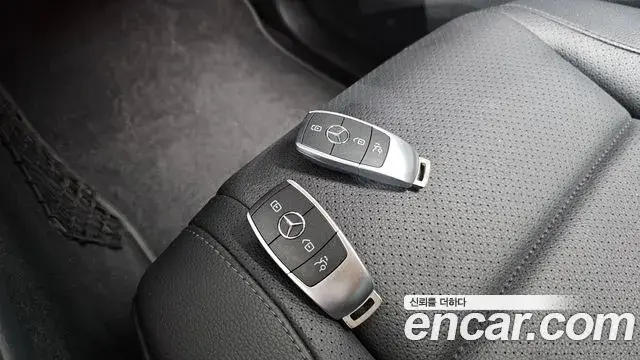 Mercedes-Benz GLE-Class 2019 — ფოტო 4/33