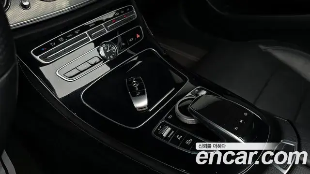 Mercedes-Benz E-Class 2018 — Photo 5/32