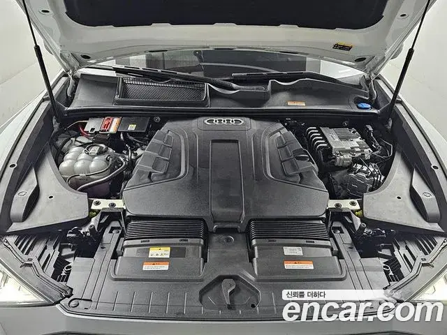 Audi Q8 2023 — Photo 2/20
