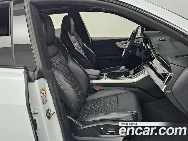 Audi Q8 2023 — Photo 13/20
