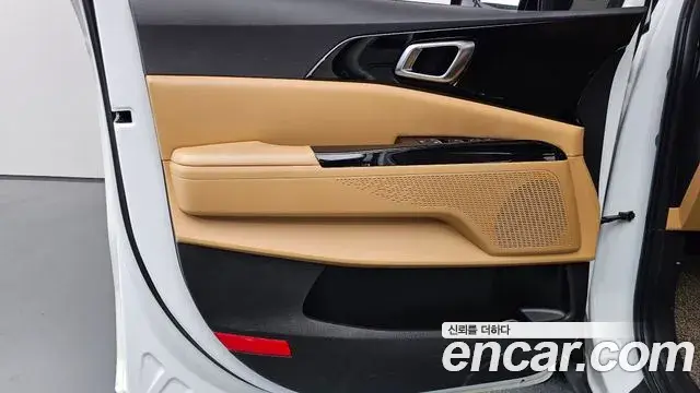 Kia Carnival 2022 — ფოტო 2/36