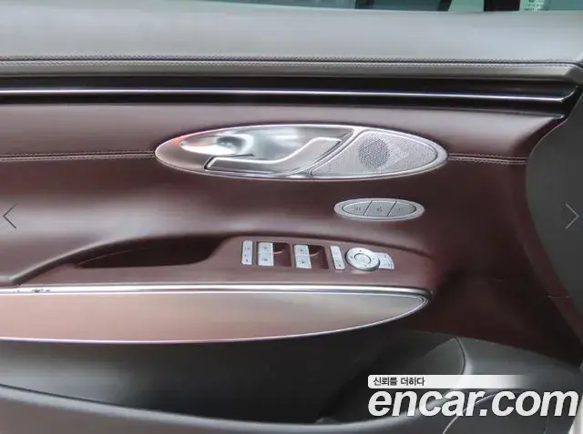 Genesis GV70 2021 — ფოტო 7/20