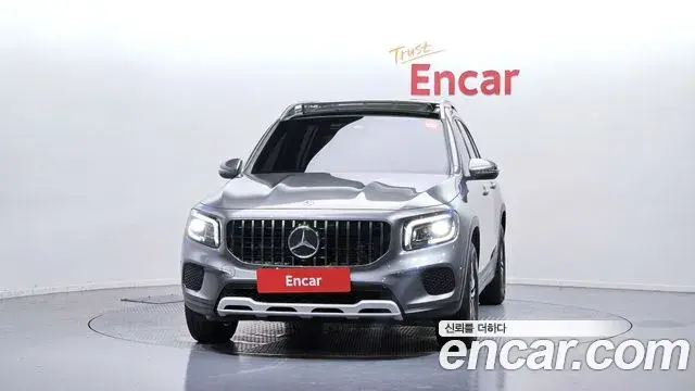 Mercedes-Benz GLB-Class 2021 — Şəkil 30/31