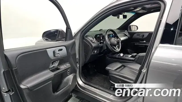 Mercedes-Benz GLB-Class 2021 — Şəkil 1/31