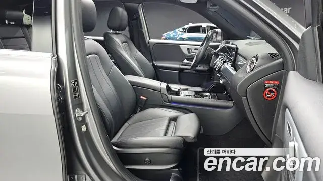 Mercedes-Benz GLB-Class 2021 — Şəkil 26/31
