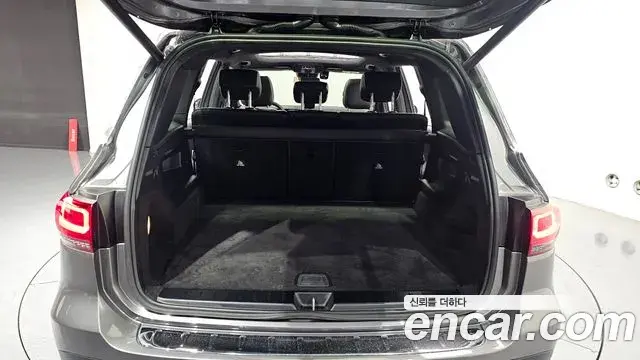 Mercedes-Benz GLB-Class 2021 — Şəkil 18/31