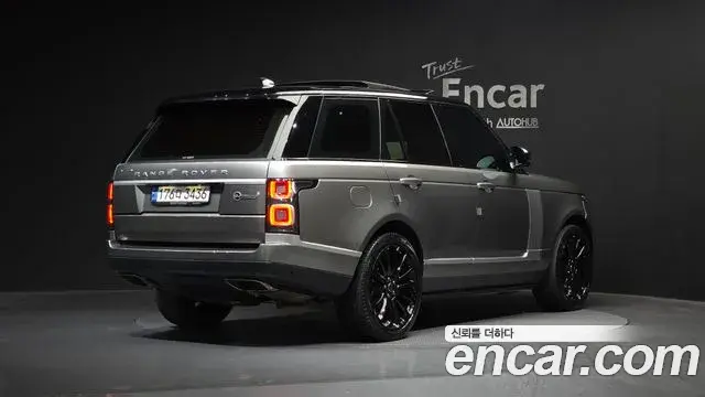 Land Rover Range Rover 2021 — Photo 28/35