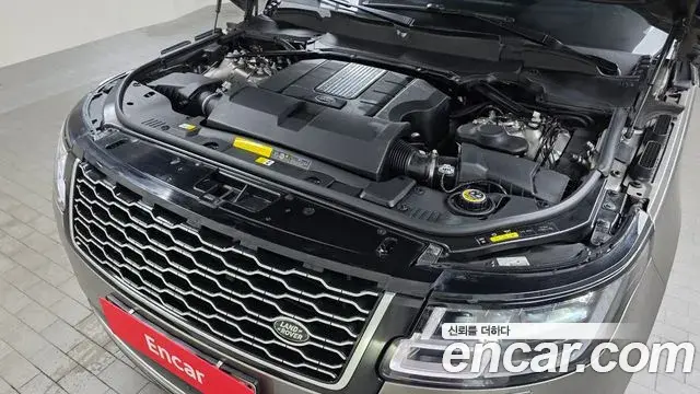 Land Rover Range Rover 2021 — Photo 20/35