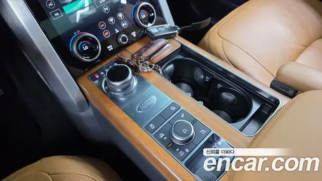 Land Rover Range Rover 2021 — Photo 15/35