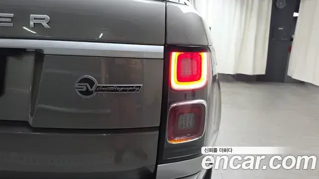 Land Rover Range Rover 2021 — Photo 13/35