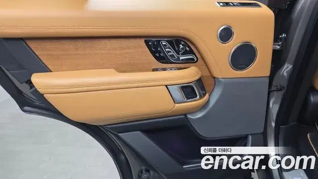 Land Rover Range Rover 2021 — Photo 23/35