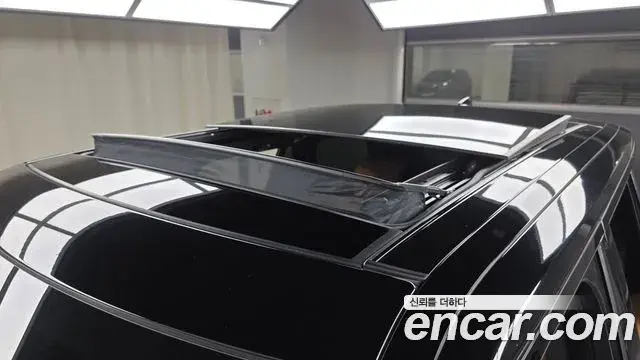 Land Rover Range Rover 2021 — Photo 18/35