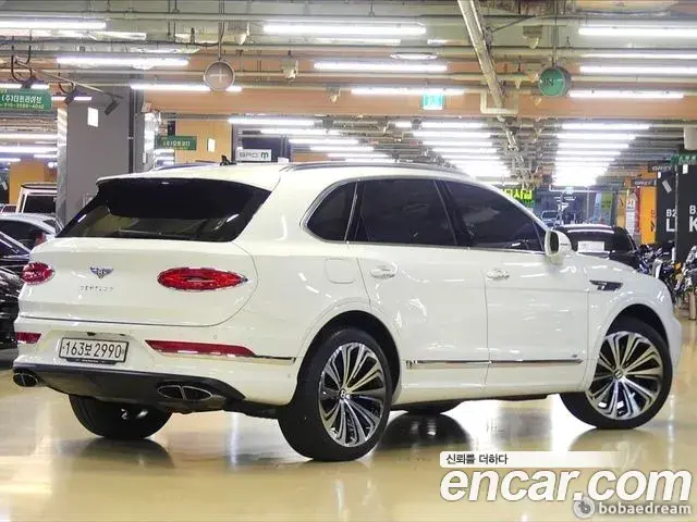Bentley Bentayga 2022 — Photo 13/20