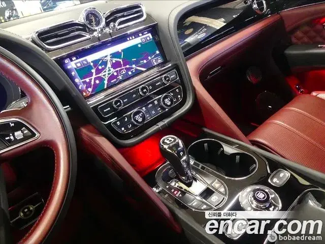 Bentley Bentayga 2022 — Photo 9/20