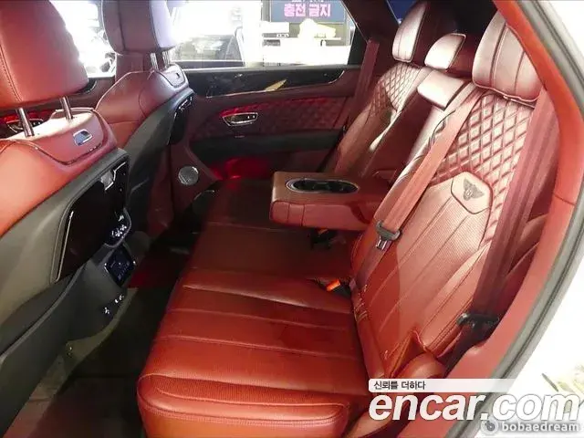 Bentley Bentayga 2022 — Photo 17/20
