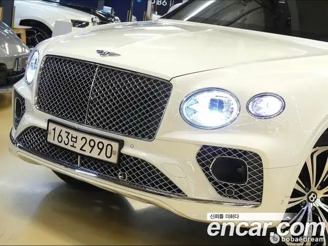 Bentley Bentayga 2022 — Photo 16/20