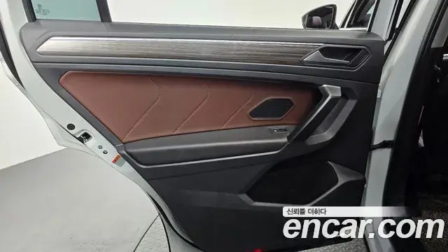Volkswagen Tiguan Allspace 2023 — Şəkil 29/32