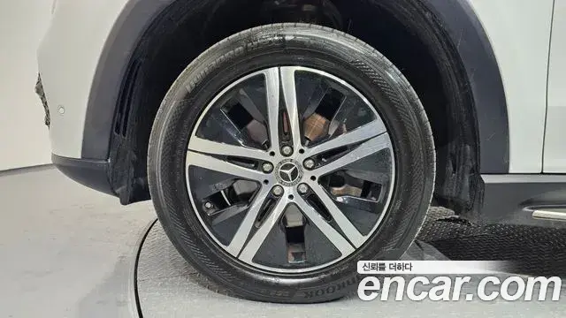 Mercedes-Benz GLE-Class 2020 — Photo 5/20