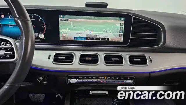 Mercedes-Benz GLE-Class 2020 — Photo 13/20