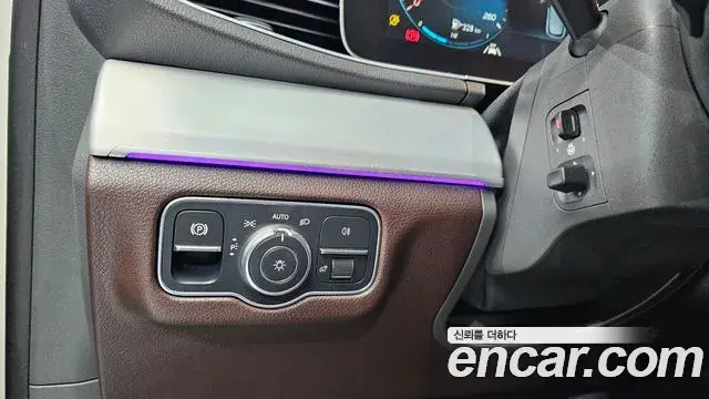Mercedes-Benz GLE-Class 2020 — Photo 16/20