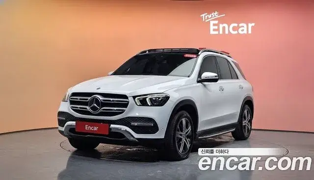 Mercedes-Benz GLE-Class 2020 — Photo 1/20
