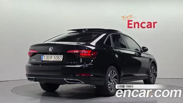 Volkswagen Jetta 2021 — Photo 31/32