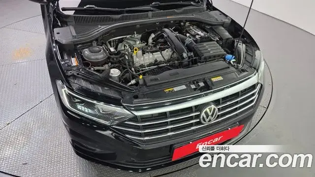 Volkswagen Jetta 2021 — Photo 10/32
