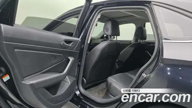 Volkswagen Jetta 2021 — Photo 26/32