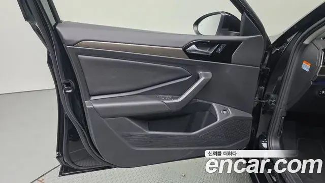 Volkswagen Jetta 2021 — Photo 13/32