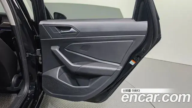 Volkswagen Jetta 2021 — Photo 20/32