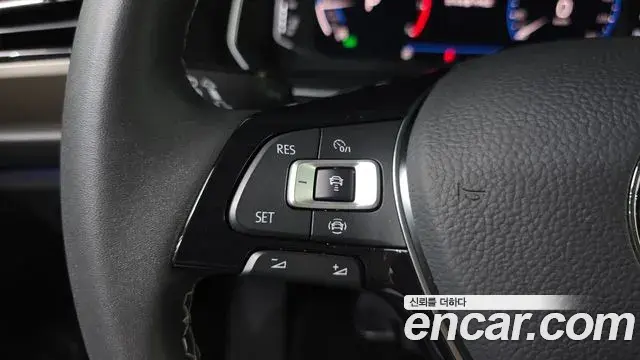 Volkswagen Jetta 2021 — Photo 12/32