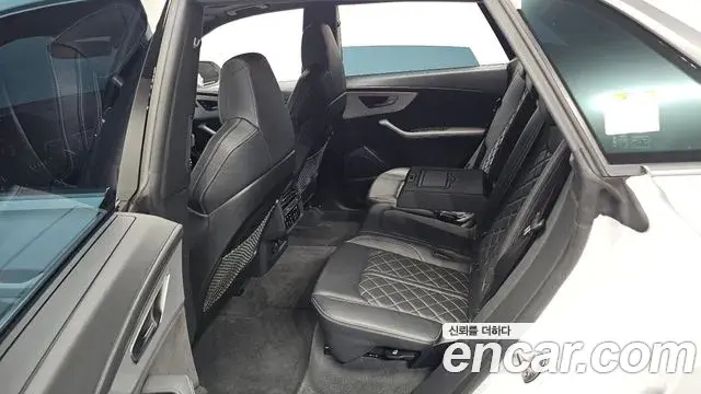 Audi Q8 2021 — ფოტო 6/20