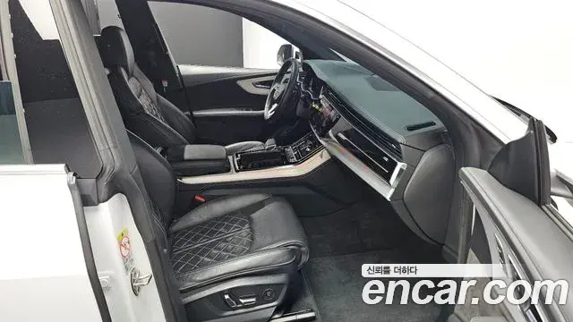 Audi Q8 2021 — ფოტო 10/20