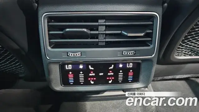Audi Q8 2021 — ფოტო 4/20