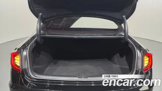 Hyundai Sonata 2022 — Фото 17/20