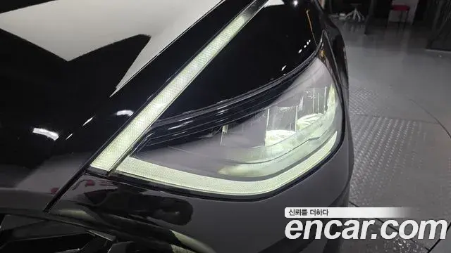 Hyundai Sonata Hybrid 2022 — Photo 2/34