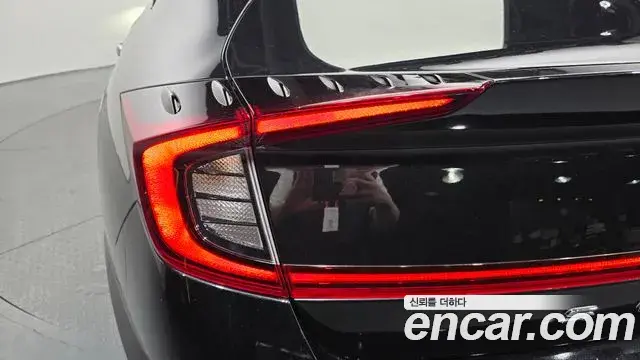 Hyundai Sonata Hybrid 2022 — Photo 20/34
