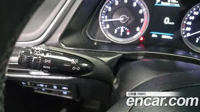 Hyundai Sonata Hybrid 2022 — Photo 33/34