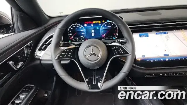Mercedes-Benz E-Class 2025 — Фото 13/20