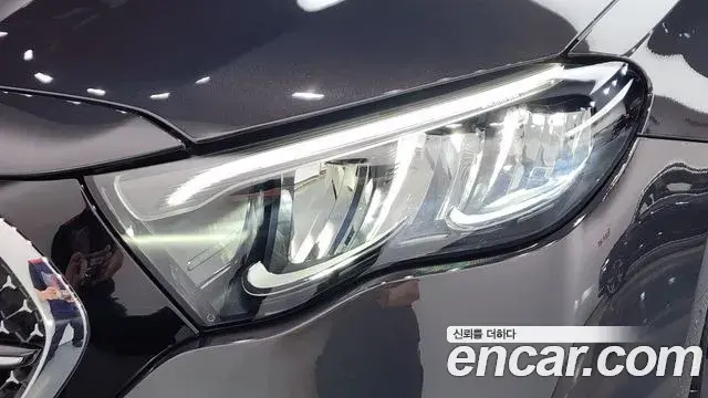 Mercedes-Benz E-Class 2025 — Şəkil 27/36
